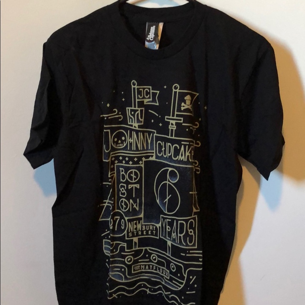 Johnny Cupcakes Boston shop 6 anniversary!